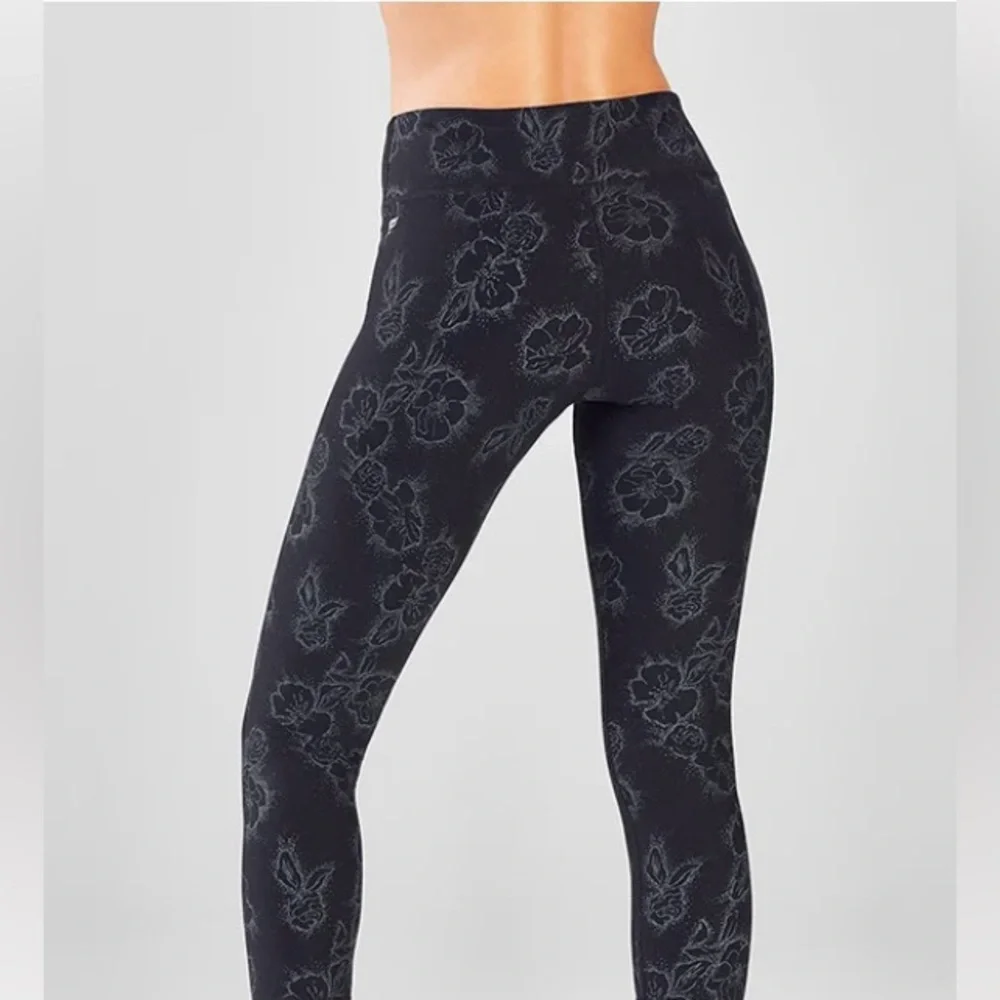 Fabletics High Waisted Powerflex 7/8 Leggings - Picture 2 of 7